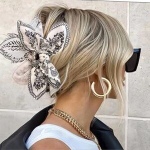 NWOT ⚜️🖤⚜️ Capelli New York Luxe Bohemian Style Bow Hair Claw Hair Clip